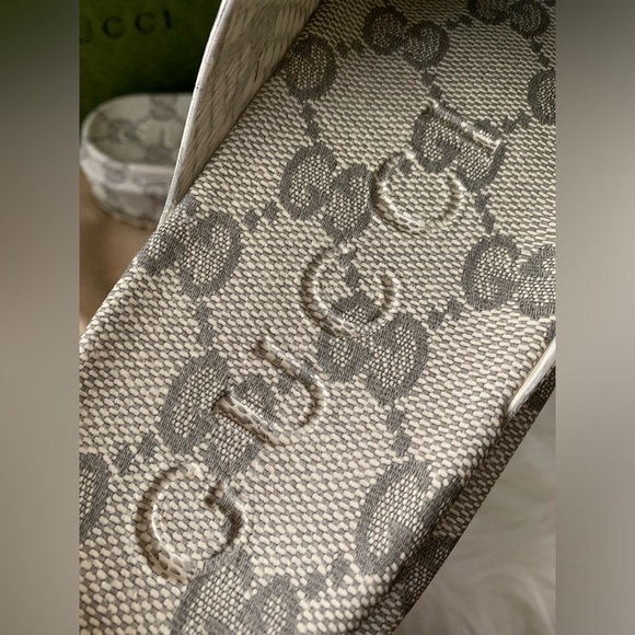 Sold❌🟤BNIB GUCCI Monogram Slides🟤🟤 - Picture 8 of 15